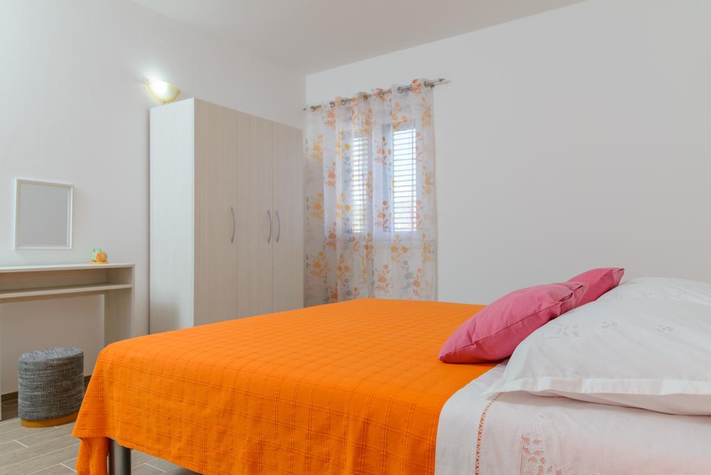 Apartments Bava Trogir Exterior photo