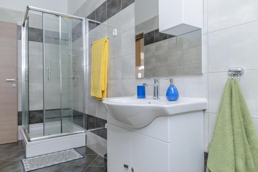 Apartments Bava Trogir Exterior photo